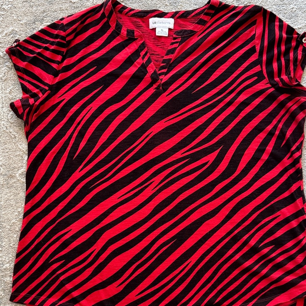 Liz Claiborne Zebra Print Red and Black Women's Tee